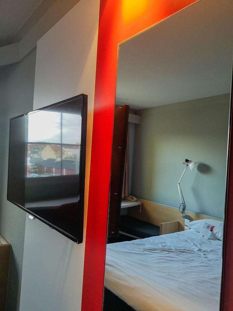 Ibis Strasbourg Aeroport Le Zenith Hotel Lingolsheim Buitenkant foto